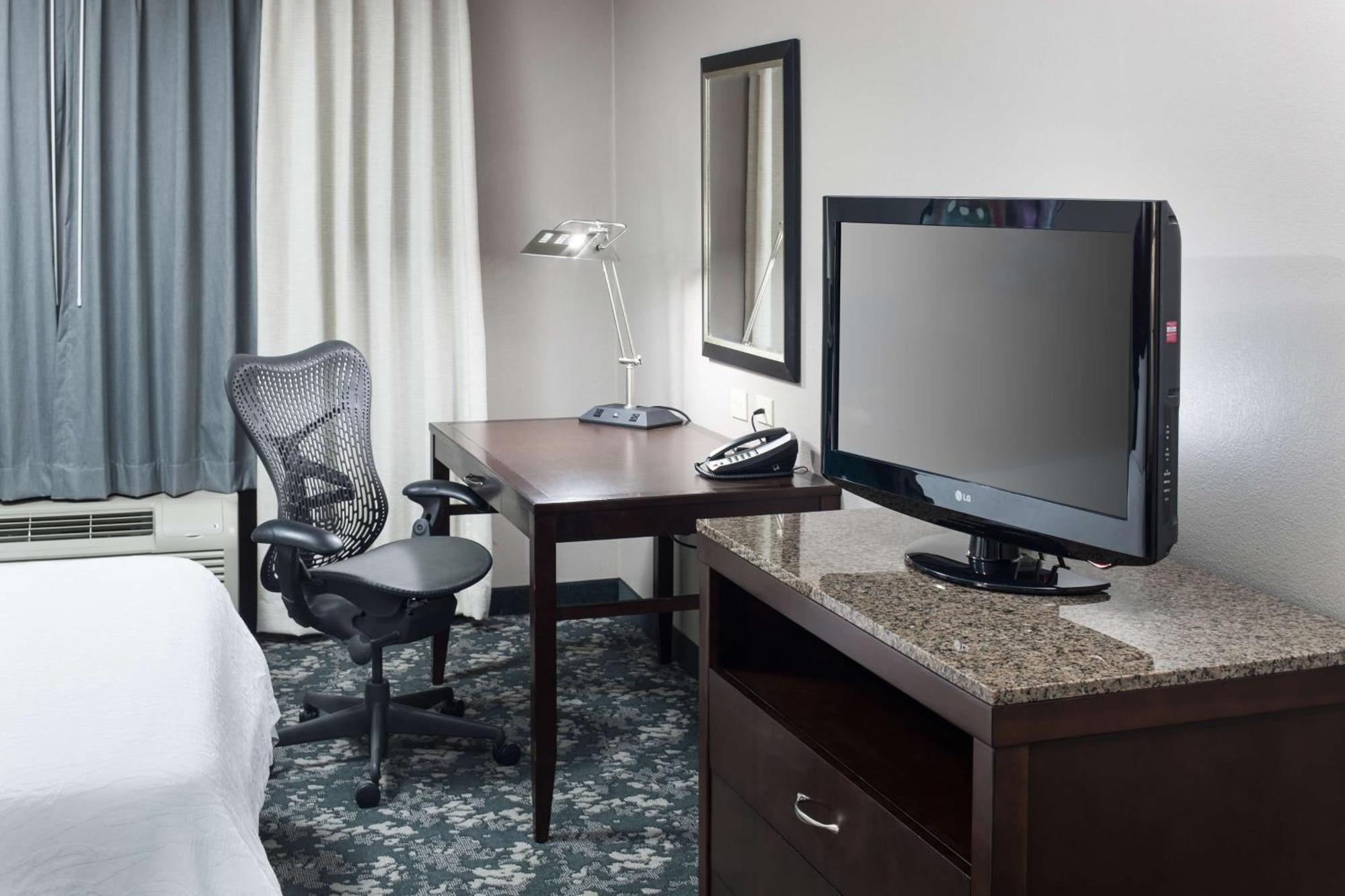 Hilton Garden Inn Cincinnati/Мейсон Экстерьер фото